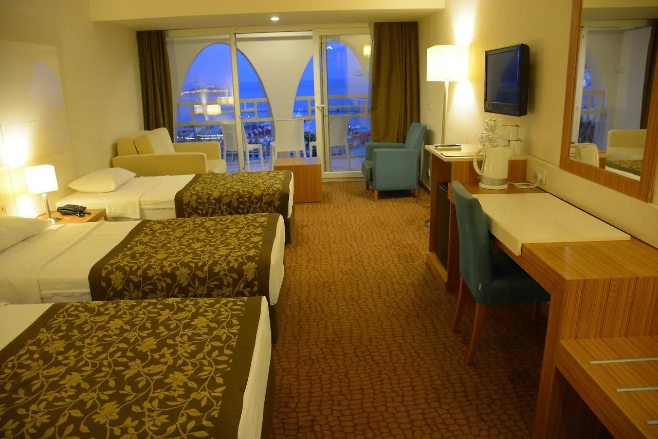 Goldenday Wings Hotel Kusadasi 3*,
